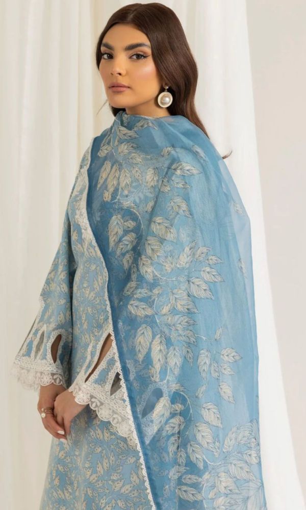 Lawn 3pc unstitched digital printed suit with patches
