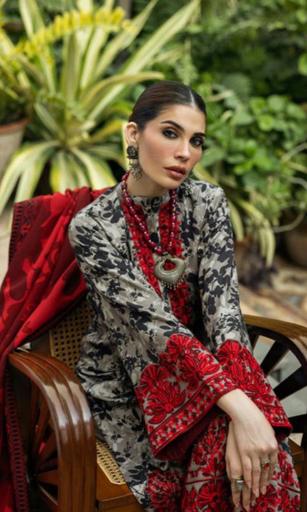 Lawn 3pc unstitched digital printed suit with patches