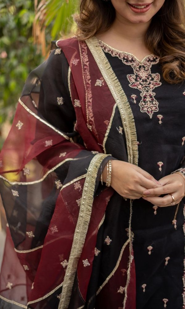 Lawn 3pc unstitched embroidered suit with embroidered dupatta