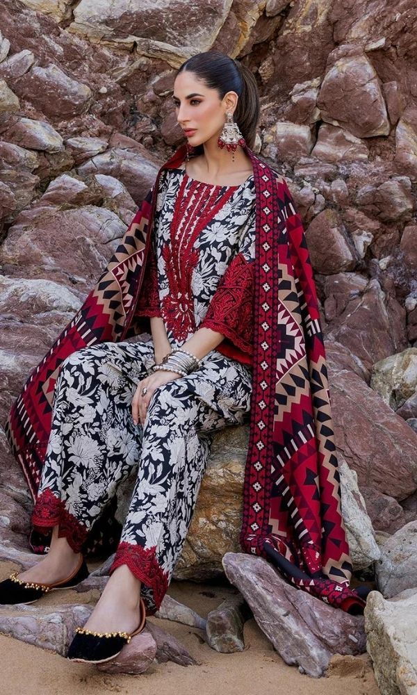 Khaddar 3pc unstitched digital printed suit with patches