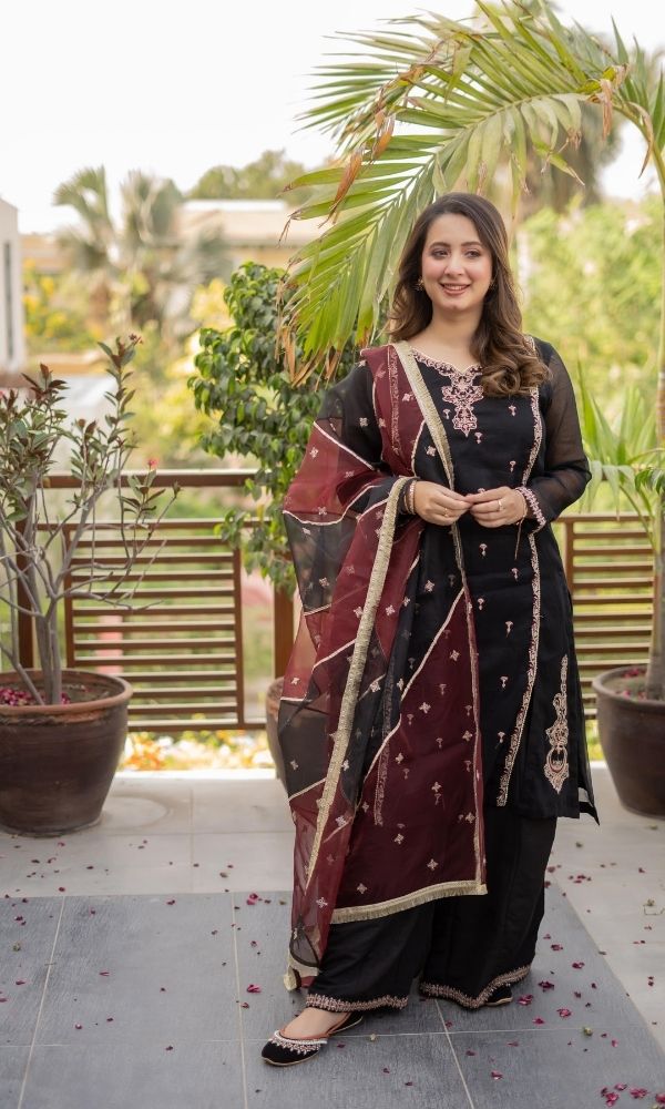 Lawn 3pc unstitched embroidered suit with embroidered dupatta