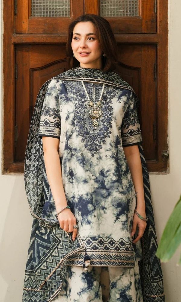 Lawn 3pc unstitched luxury digital printed suit