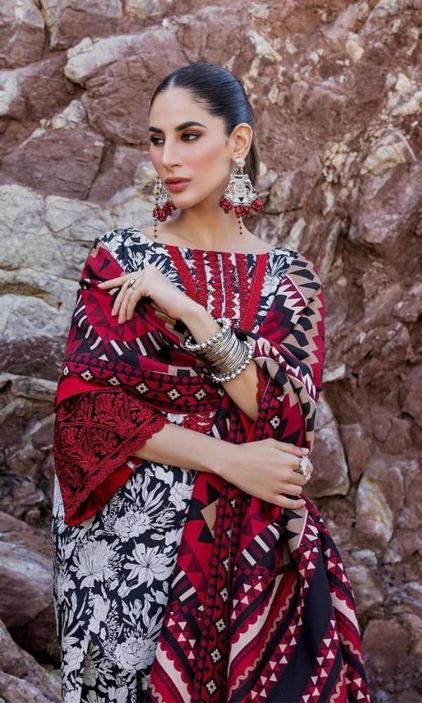 Khaddar 3pc unstitched digital printed suit with patches