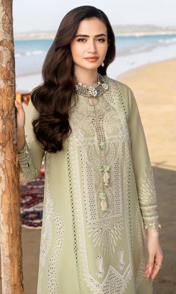 Lawn 3pc unstitched chiken kari heavy embroidered suit with poly lawn digital printed dupatta